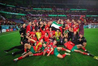 Timnas Maroko Kibarkan Bendera Palestina Usai Menang atas Spanyol