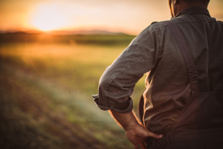 Hukum Salat dengan Pakaian Kotor, tapi Belum Terkena Najis