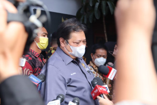 Airlangga Hartarto Sebut Insentif Kendaraan Listrik Capai Rp5 Miliar