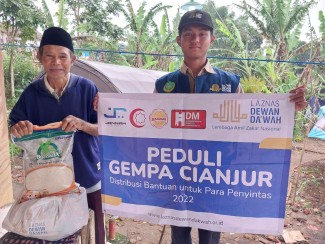 Ratusan Paket Sembako Bantu Penyintas Gempa Cianjur
