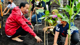 Survei SMRC: Elektabilitas Jokowi Hanya 15,5 Persen Jika Maju Pilpres