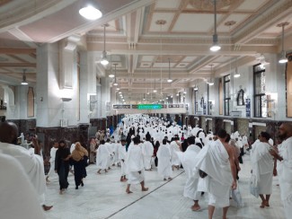 Arab Saudi Turunkan Biaya Asuransi Umrah hingga 63 Persen