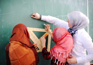 Ingin Sukses Dunia Akhirat? Jadilah Orang Berilmu