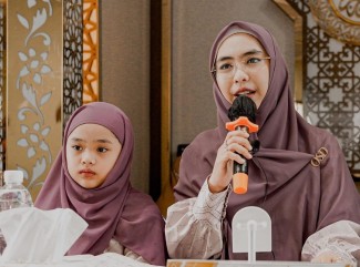Oki Setiana Dewi Ajak Anak Sulung Safari Dakwah di Kota Batam