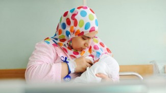 Tips Menyusui Anak Sesuai Tuntunan Al-Qur’an