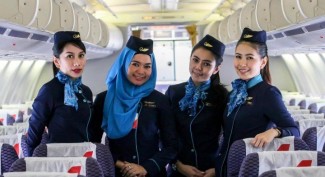 5 Maskapai Dalam Negeri yang Bolehkan Pramugari Berjilbab