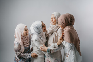 Rekomendasi Outfit Islami Saat Liburan Akhir Pekan, Keren Tetap Syar’i