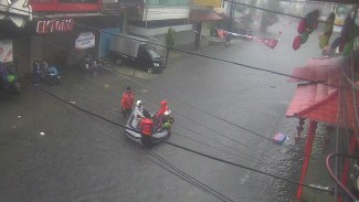 Banjir Rendam Seluruh Kota Makassar, Anak Sekolah Dirumahkan
