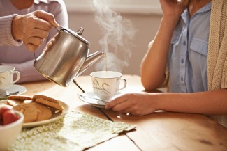 Manfaat Minum Air Panas, Melancarkan Sembelit hingga Relaksasi