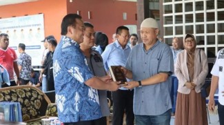 Kunjungi Lapas Gorontalo, Rachmat Gobel Serahkan Bantuan Al-Quran
