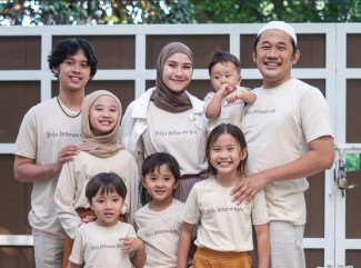 Zaskia Mecca Bagikan Keseruan Anak Jadi Petugas Bangun Sahur