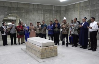 Ziarah ke Imam Bukhori di Samarkand, Rachmat Gobel Doakan Perawi Hadits