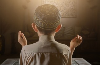 Manfaat Tahajud Bagi Muslim, Diberi Perlindungan oleh Allah SWT