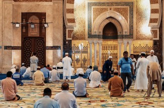 Kenapa Umat Islam Saat Ini Tinggalkan Kosmopolitan?