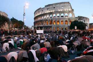 Muslim Italia Hidup Penuh Was-Was, Ratusan Masjid Terancam Ditutup