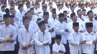 100.113 Pelajar Baca Shalawat Tibbil Qulub Pecahkan Rekor Muri