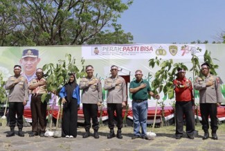 Peringati HUT Kemerdekaan, Polri Tanam Ribuan Pohon