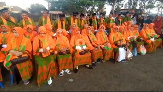 Warga Satu Kampung di Jombang Umrah Bareng Berkat Nabung Rp10.000