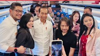 Pengalaman Penggiat Seni Coba Kereta Cepat Jakarta-Bandung Bareng Jokowi