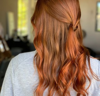 Lagi Tren Warna Rambut Pumpkin Spice Latte, Begini Cara Merawatnya