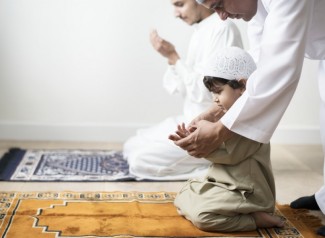 Pentingnya Memupuk Kecintaan Anak Pada Allah Sedari Kecil