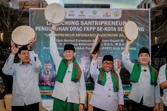 Santri Ponpes Fadhlul Fadhlan Semarang Didorong Implementasikan Strategi Green Ocean