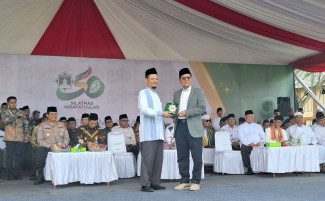 KH Cholil Nafis Diangkat Jadi Anggota Kehormatan Hidayatullah