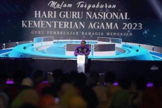 Hari Guru Nasional 2023, Menag Serahkan 98.972 SK Inpassing
