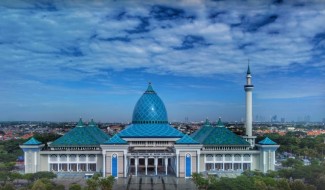 Masjid Al-Akbar Surabaya Dikunjungi Rata-rata 6.000 Orang per Hari