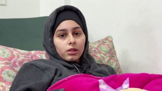 Wanita Gaza Ini Tahan Sakit dengan Baca Quran Saat Diamputasi Tanpa Anestesi