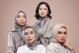 Kolaborasi Apik Buttonscarves dan Kami Kimmonia Series Representasi Kekuatan Perempuan