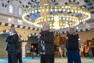 11 Masjid di Istanbul Buka Kelas Kebugaran untuk Jamaah Lansia, Imam: Kualitas Shalat Meningkat