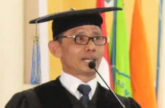 Gelar Guru Besar Bukan Sekadar Hadiah, Melainkan Mandat Akademik Tertinggi