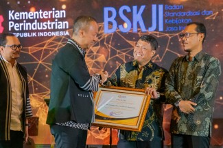 Kemenperin Beri Penghargaan National Lighthouse Industry 4.0 kepada AQUA Banyuwangi dan Pandaan