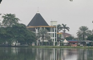 Ayo Ke Masjid Baitul Makmur, Beribadah Sekaligus Berwisata