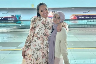 Istiqomah, Gaya Hijab Sienna Kasyafani di Konser Taylor Swift Curi Perhatian