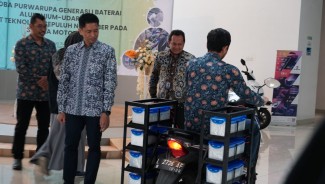 Dorong Perkembangan KLBB, ITS Luncurkan Inovasi Baterai Al-Udara