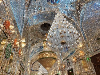 Wisata Religi Sambil Mengagumi Kemegahan Masjid Agung Ali di Iraq