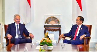 Presiden Jokowi Bertemu Tony Blair, Bahas Investasi Energi dan Percepatan Transformasi Digital