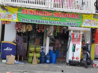 Warung Madura Buka 24 Jam Picu Protes Pelaku Ritel, KPPU Turun Tangan
