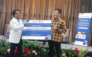 Tekan Penyakit Kardiovaskular, OMRON Healthcare Indonesia Donasikan 500 Unit Alat Tensi