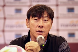 Shin Tae-yong Kritik Keras Rumput SUGBK Usai Menang atas Filipina