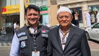 Jamaah Haji Indonesia Dikritik Imam Masjid Nabawi, Ibadahnya Tidak Fokus,Kiai Abbas, Itu Manusiawi