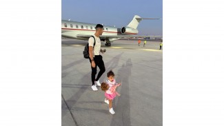 Pasca Nangis di Piala Euro, Ronaldo Sudah Santai Bersama Keluarga