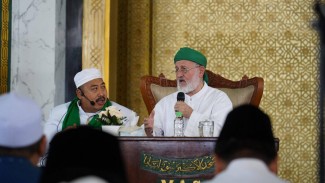 Masjid Al Akbar Surabaya Jadi Pusat Kajian Tafsir Syeikh Abdul Qadir Al Jailani