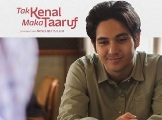 Film Tak Kenal Maka Taaruf Siap Sapa Penonton Bioskop di Awal 2025