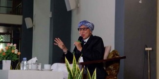 Shalat vs Kemanusiaan, Mana yang Harus Diprioritaskan?