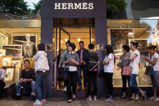 Bos Hermès Tidak Suka Jika Perusahaannya Dibandingkan Dengan Rival Beratnya Louis Vuitton. LVMH Pernah Gagal
