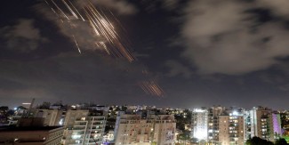 Konfirmasi Mengejutkan! Iran Akui Tembakkan 200 Rudal ke Israel