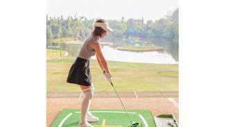 Outfit Shandy Aulia Main Golf, Harga Stiknya Rp63 Juta